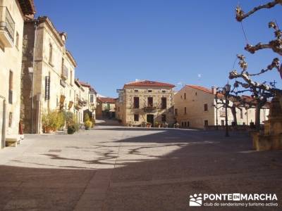 Plaza Santo Domingo de Silos; material de mochila; viajes de fin de semana desde madrid